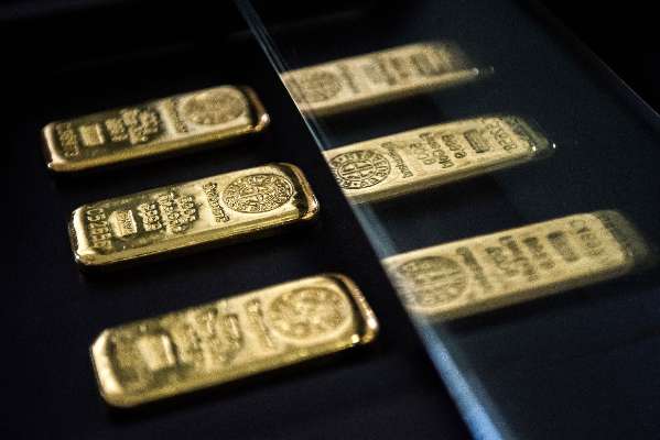 Gold Near Six-Year High Due To Festive Season Demand
