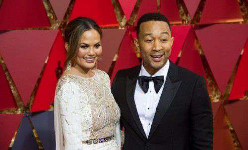 Chrissy Teigen, John Legend welcome second child