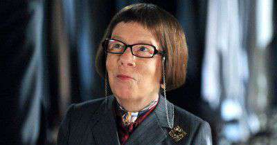 Linda Hunt recovering after car crash