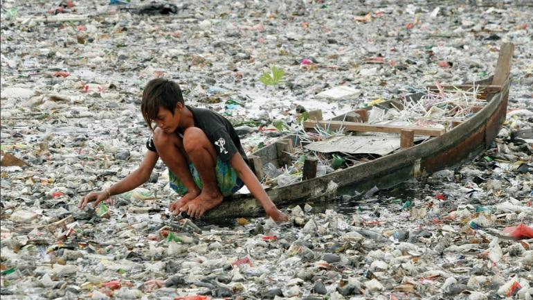 Indonesian island collects approx 40 tons of rubbish daily