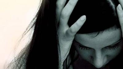Post-natal depression in father may be experienced in teenage daughters